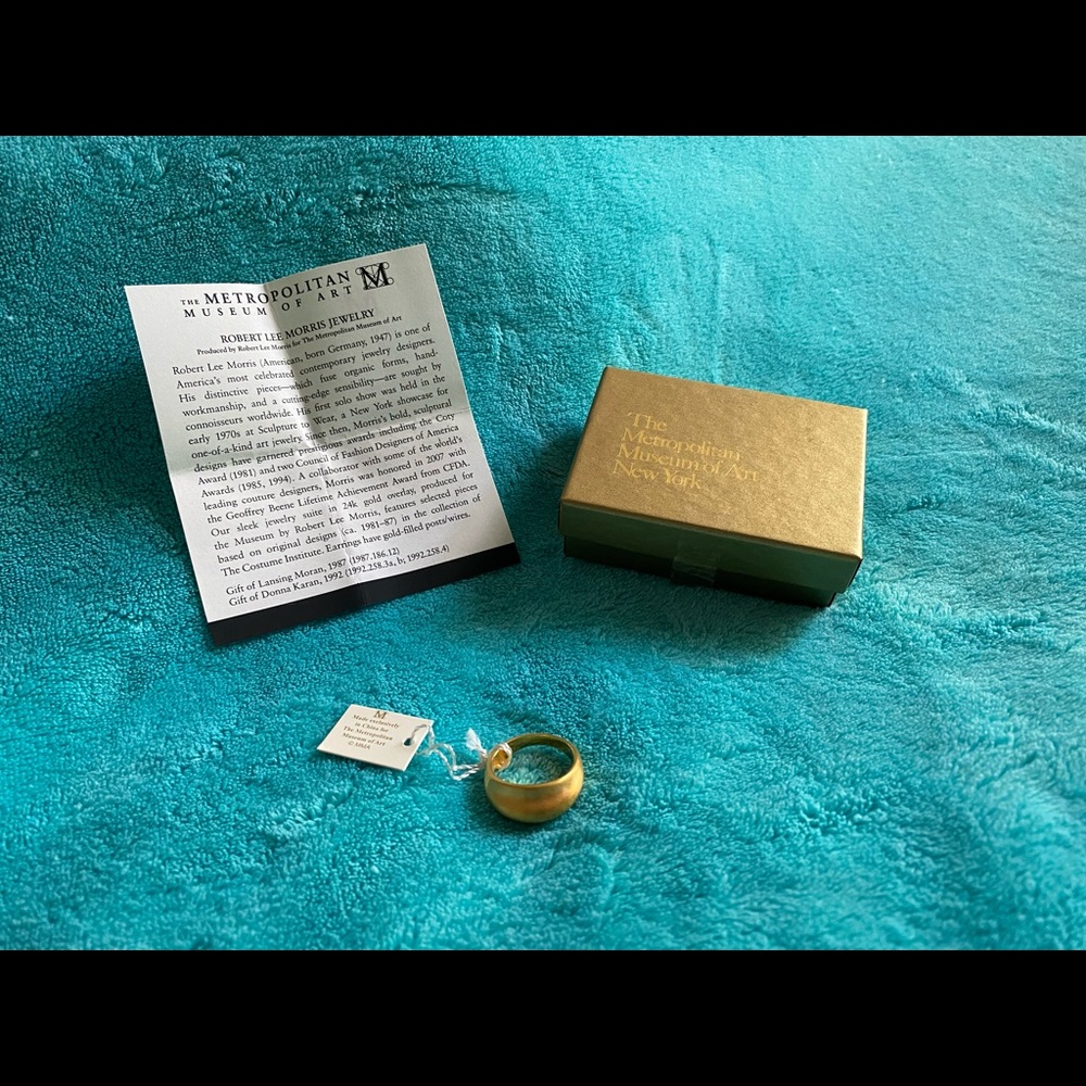 Modern Gold Plated Ring MET MUSEUM NY Gift Shop - Picture 3 of 6